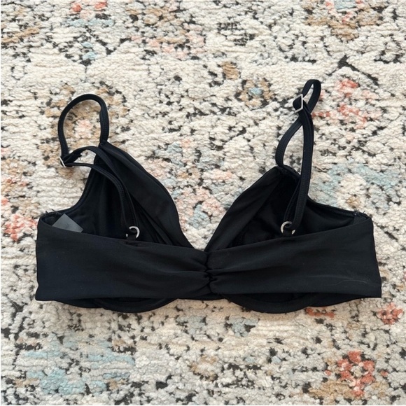 Abercrombie & Fitch Black Underwire Bikini Top | XS - Picture 2 of 3